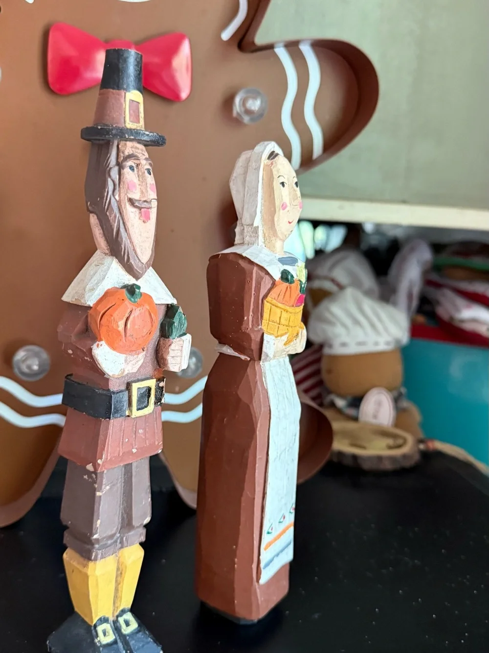 Vintage 1984 Handcarved Wooden Pilgrim Man & Woman Thanksgiving Folk Art Figures